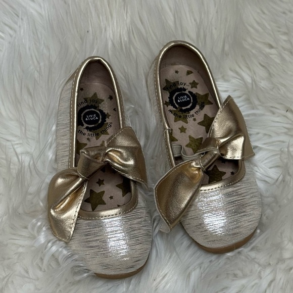 Livie & Luca gold bow Mary Janes - Picture 2 of 7